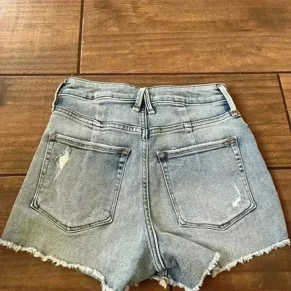 GOOD AMERICAN good curve shorts size 4/27 - Picture 3 of 5